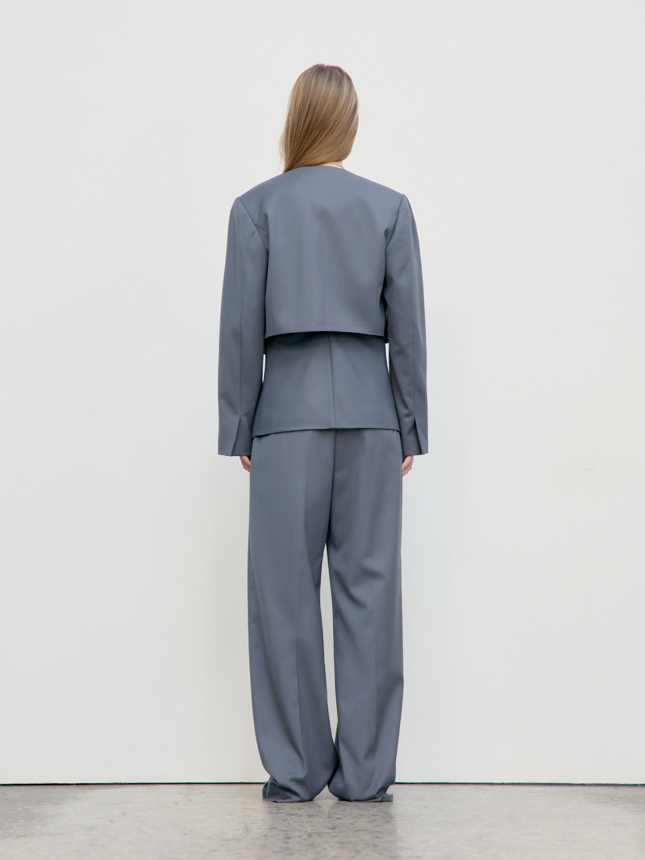 Low Classic Collarless Short Jacket Grey