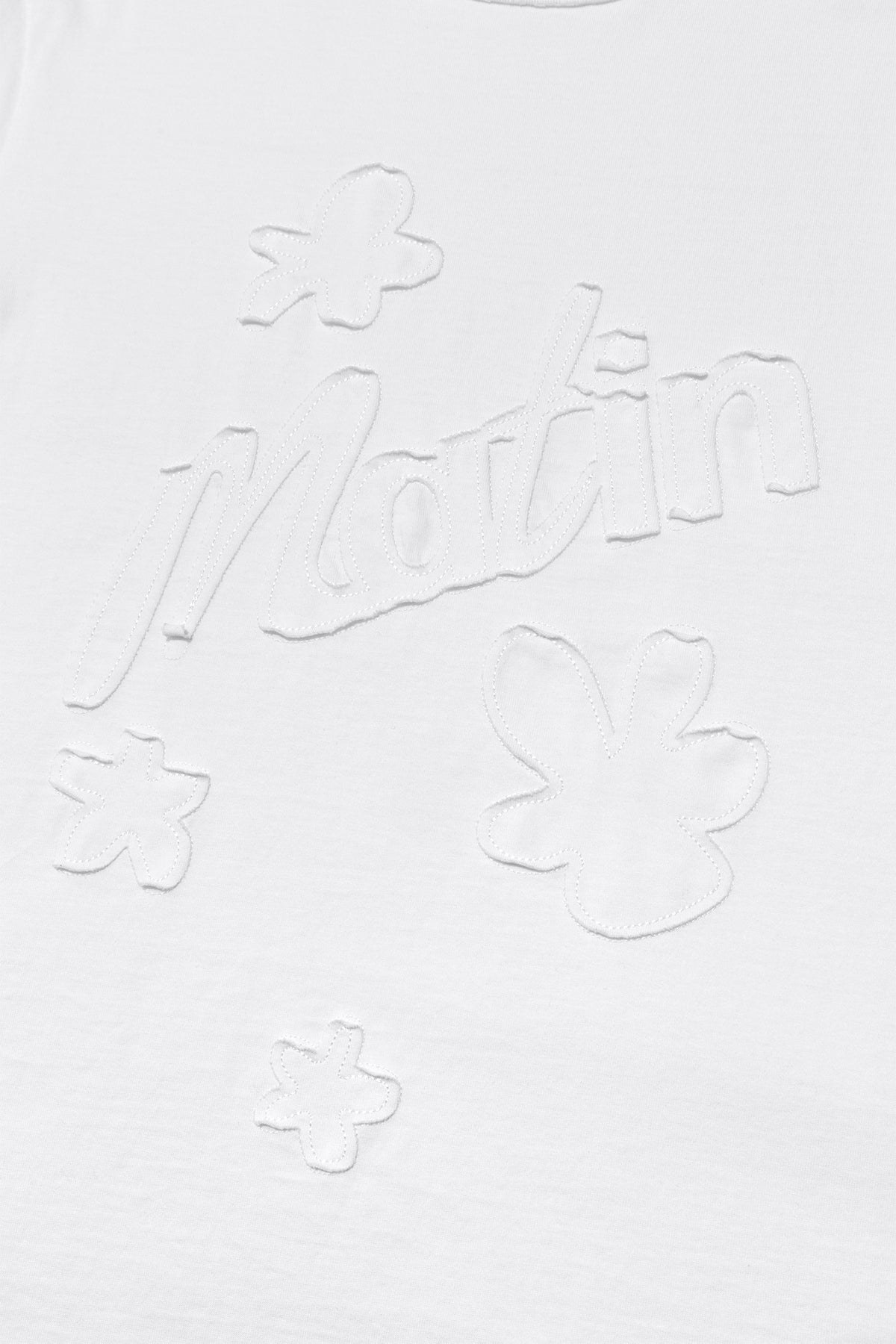 [matinkim] FLOWER APPLIQUE LOGO TOP IN WHITE