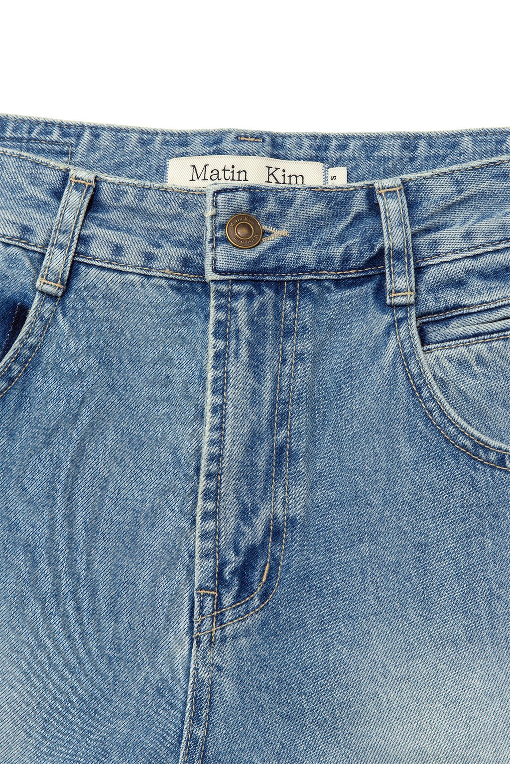 [matinkim] POCKET WASHED POINT DENIM PANTS IN LIGHT BLUE