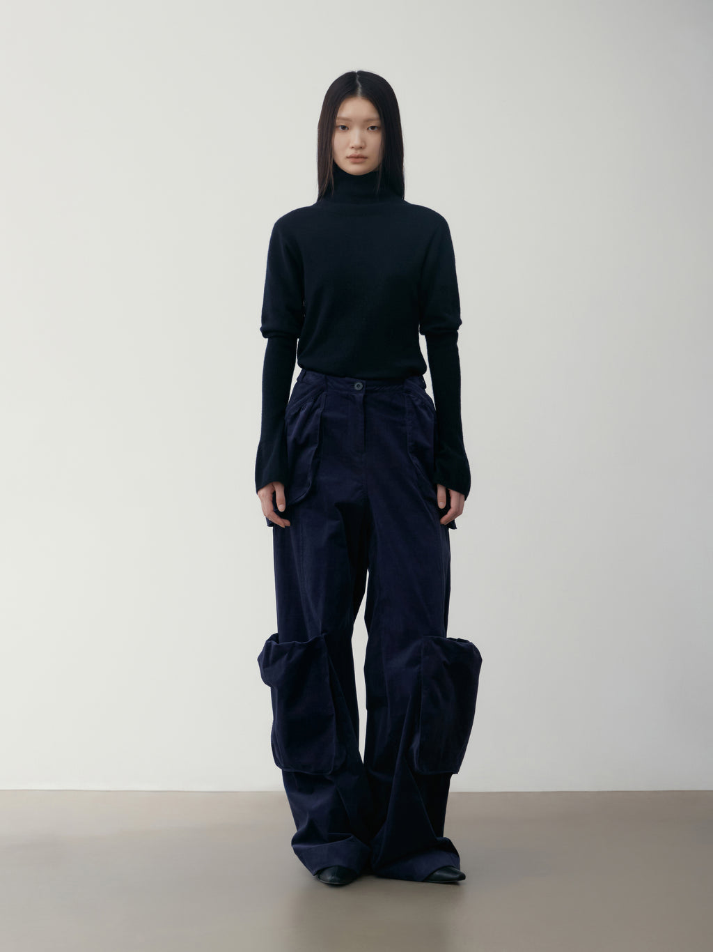 [low_classic] CASHMERE PUFF SLEEVE KNIT TOP
BLACK