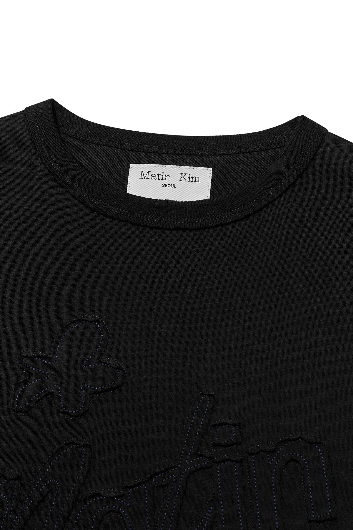 [matinkim] FLOWER APPLIQUE LOGO TOP IN BLACK