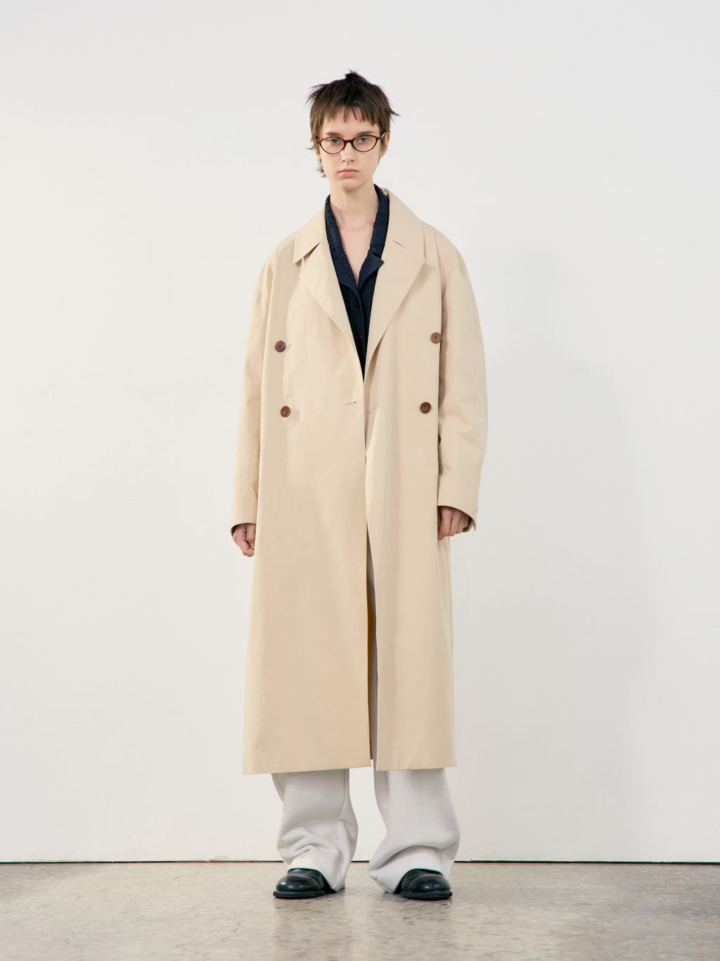 [low_classic] Double Trench Coat
Beige