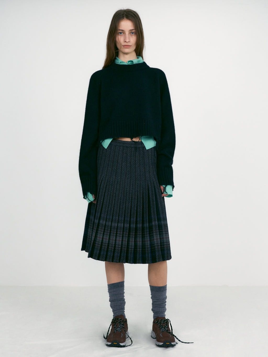 [low_classic] Damaged Cropped Pullover
Black