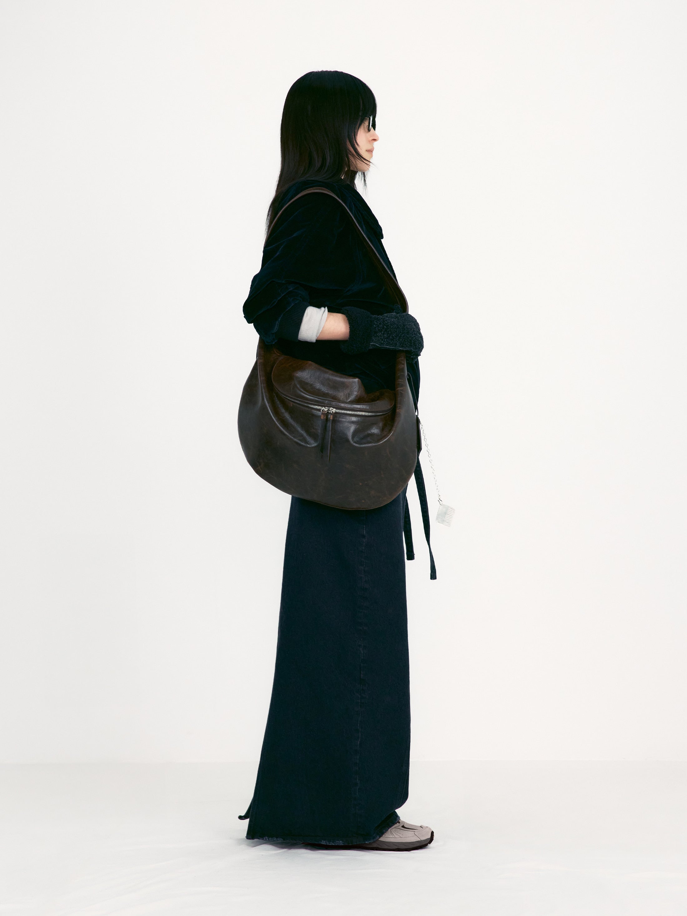 [low_classic] Washed Velvet Bomber Jacket
Dark Navy