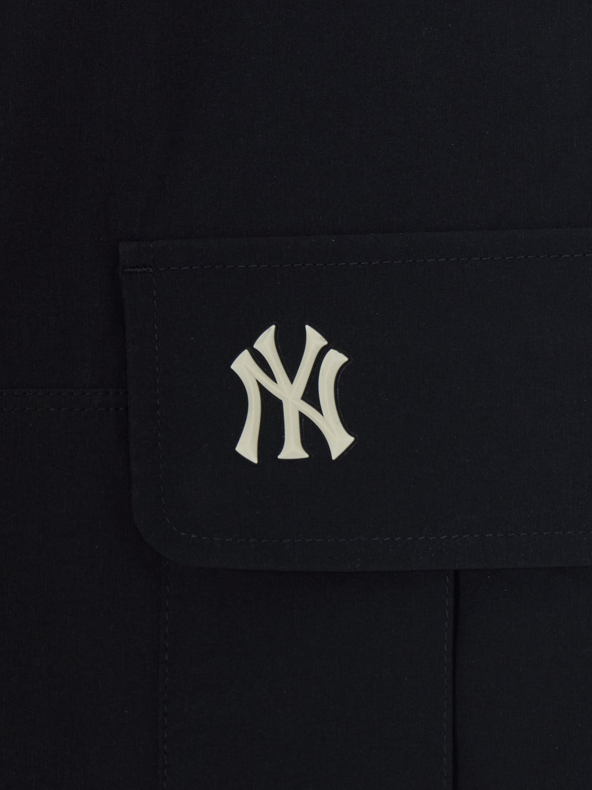 MLB Korea Basic Gorpcore Nylon Cargo 9in Shorts