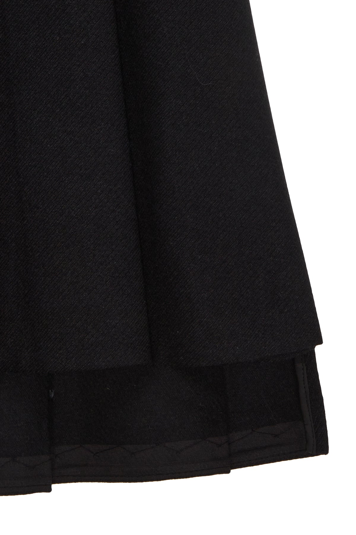 [matinkim] UNBALANCE PLEATS MIDI SKIRT IN BLACK