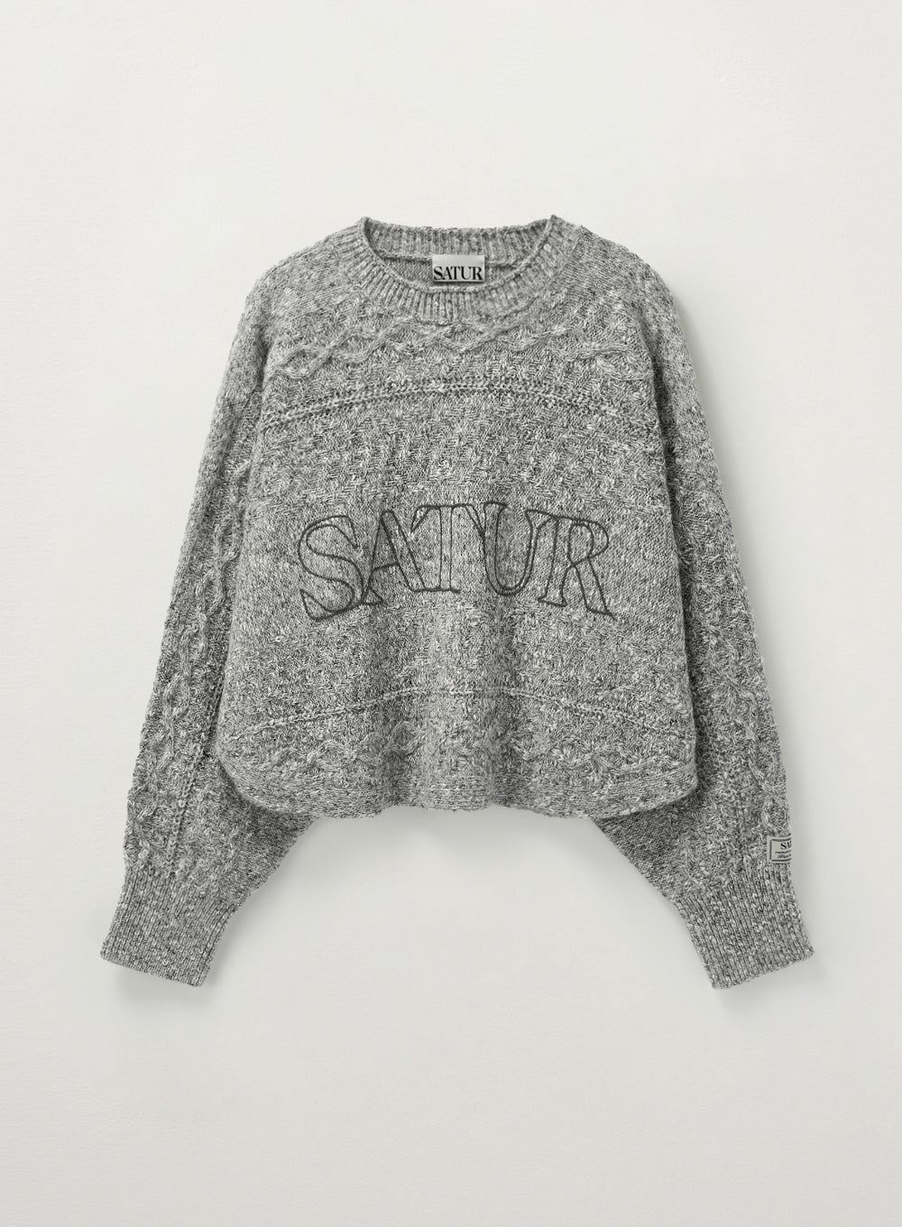 [satur] (W) Jacquard Crop Logo Knit - Black gray