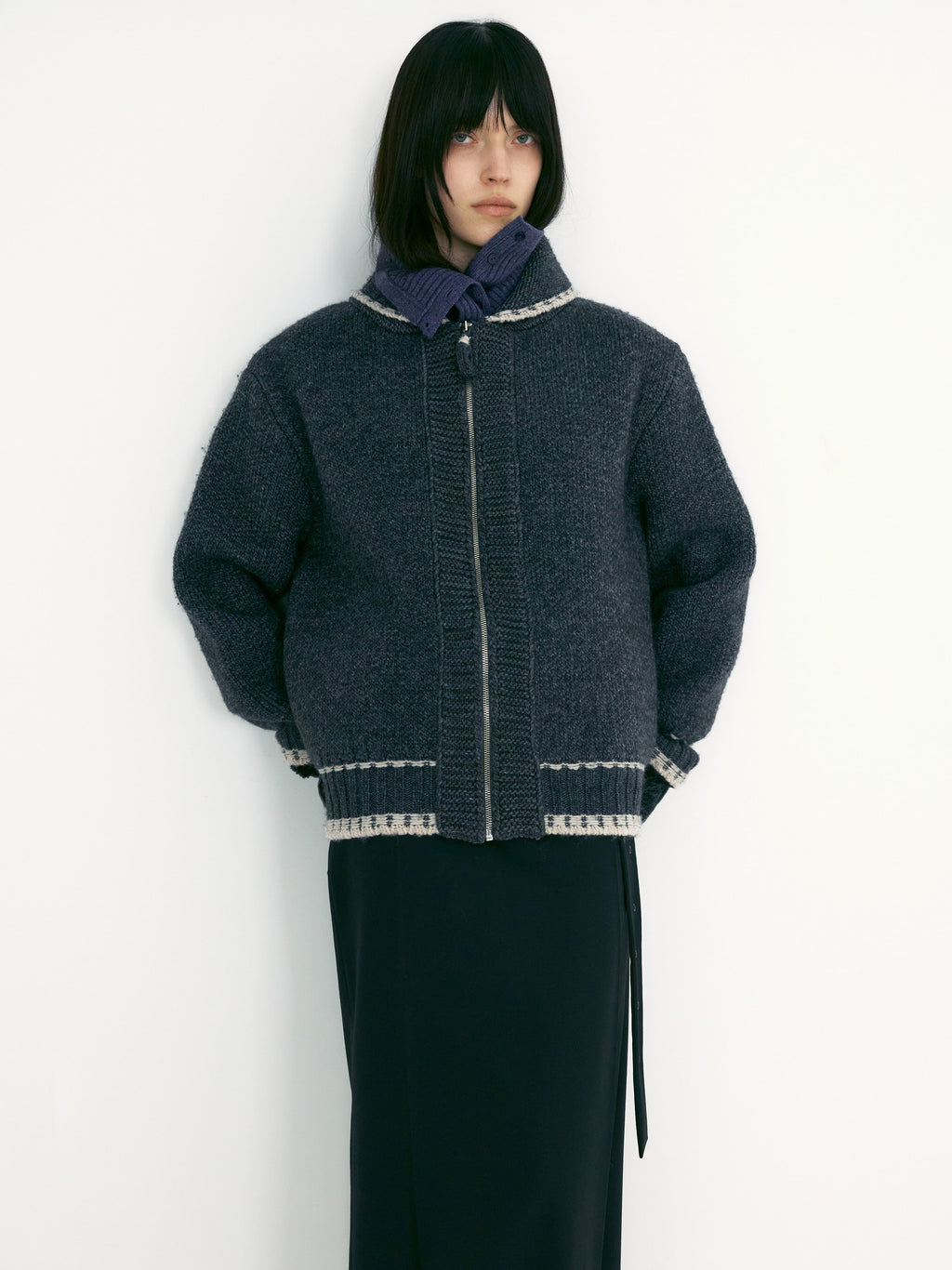 [low_classic] Cowichan Wool Knit Cardigan
Charcoal
