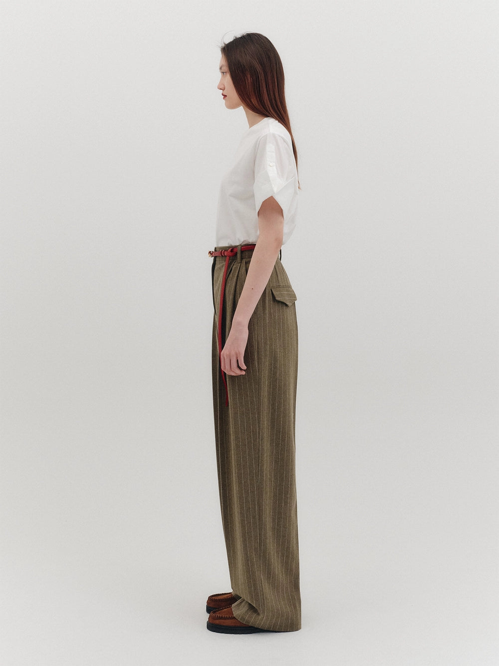 EENK Two-Tuck Wide Pants - Khaki