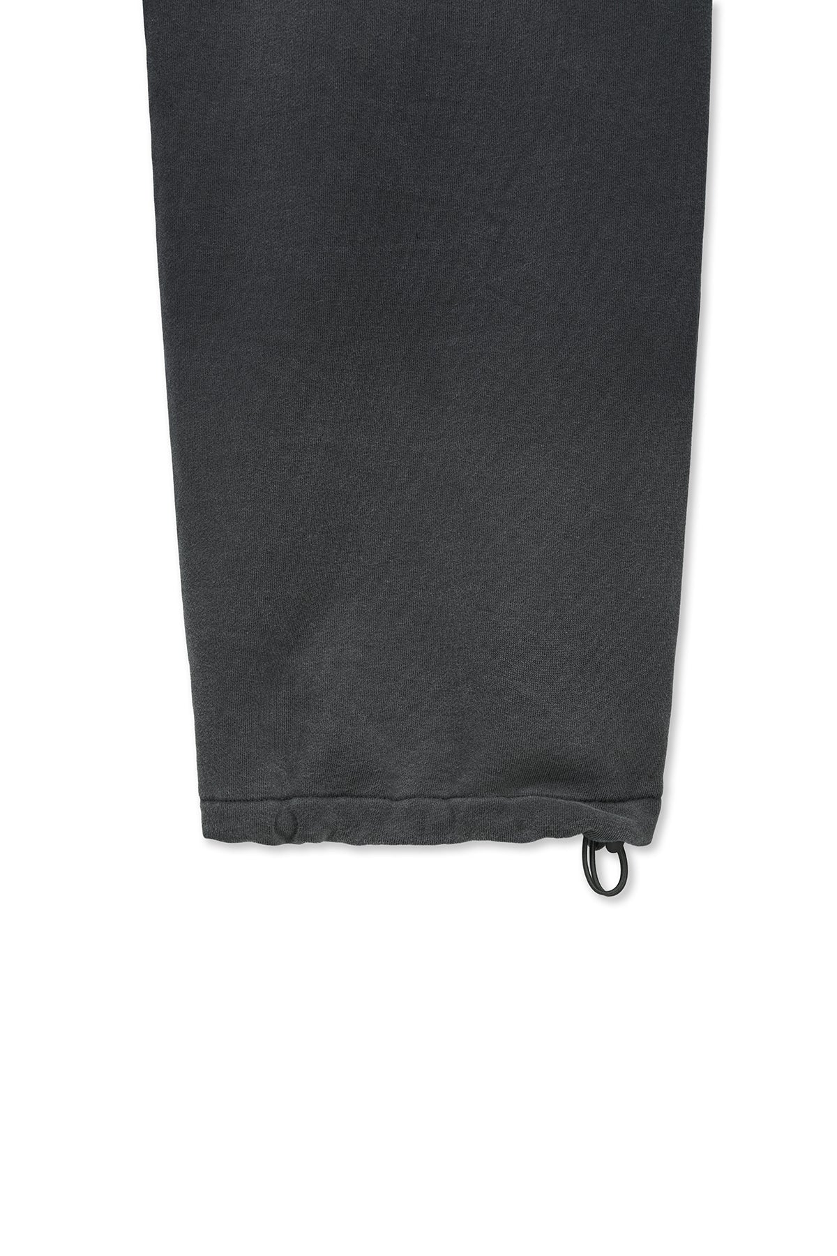 [matinkim] VINTAGE WASHED LOGO SWEATPANTS IN CHARCOAL