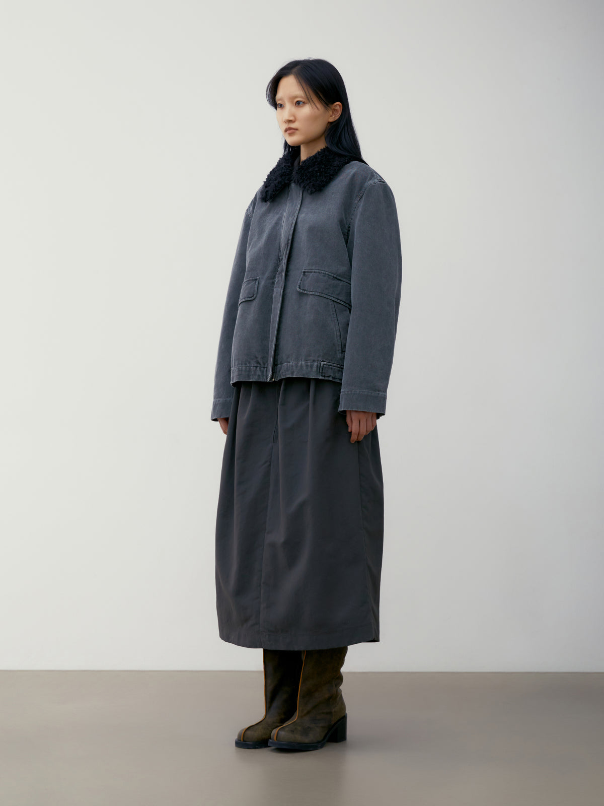 Low Classic Pigment Cotton Mustang Jacket Charcoal