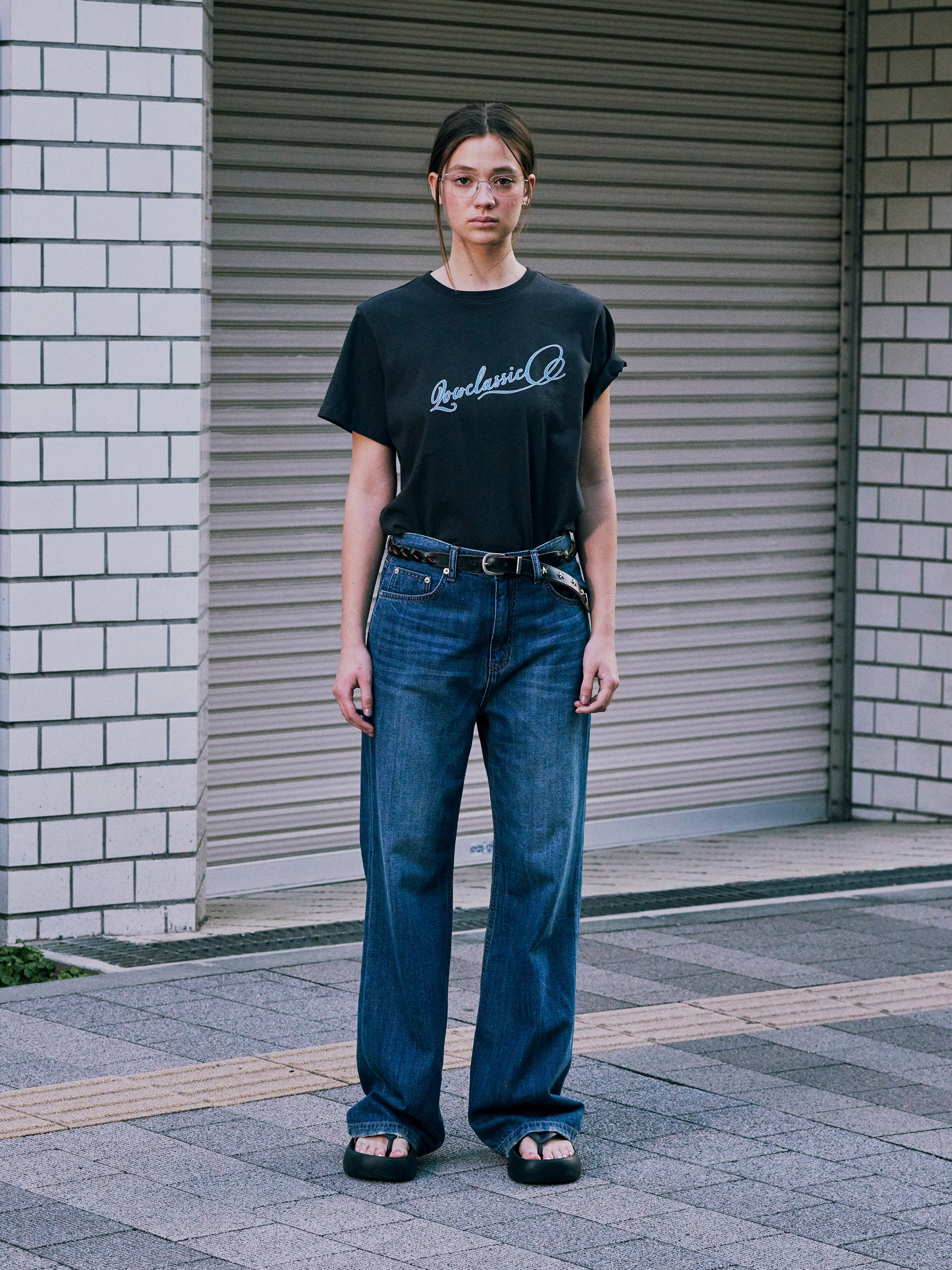 Low Classic Airy Relaxed-Fit Jeans - Mid Blue