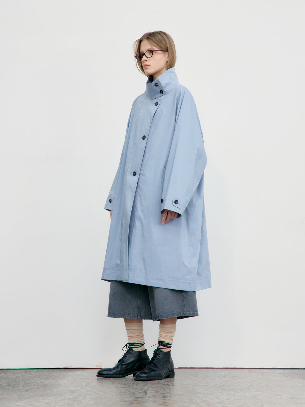 Low Classic Raglan High Neck Trench Coat Blue