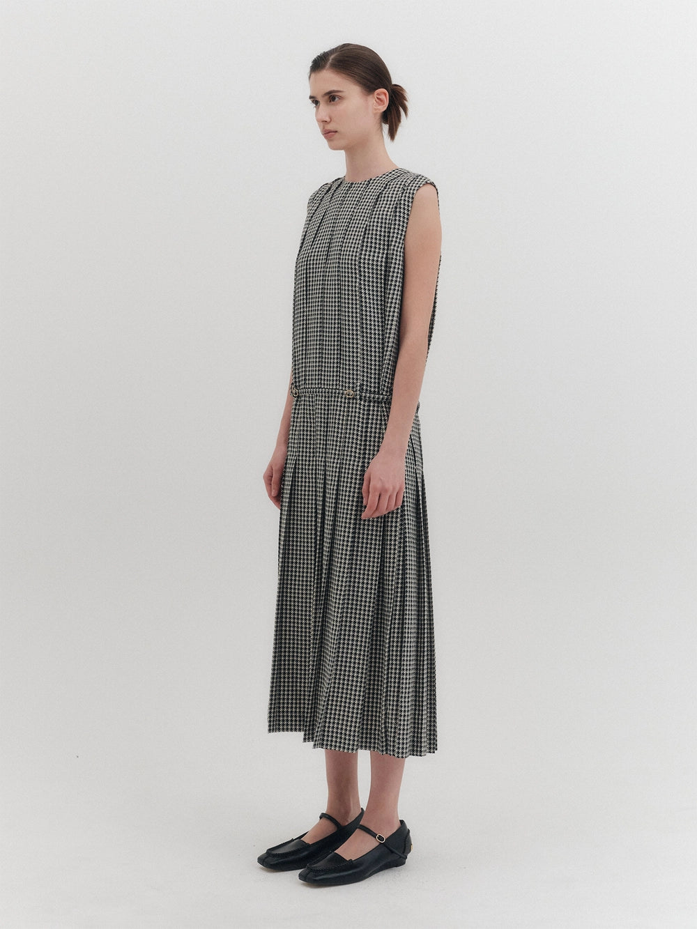 EENK Pleated Long Dress - Black/Ivory
