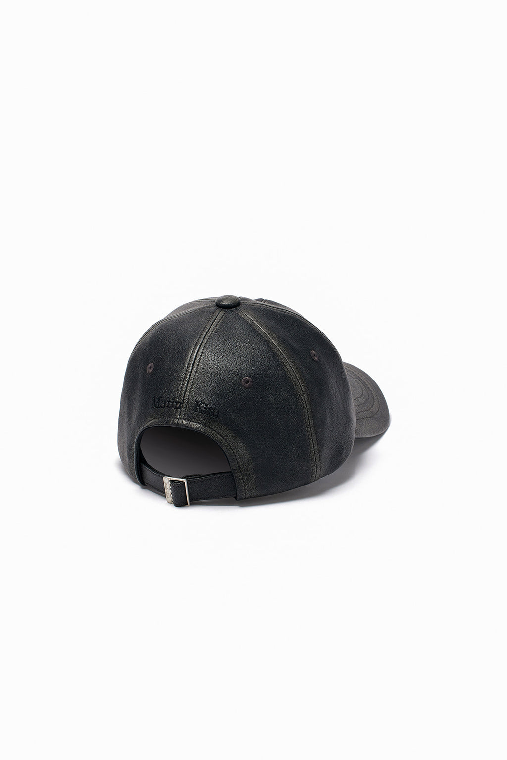 [matinkim] EMBOSSED LOGO LEATHER BALL CAP IN BLACK