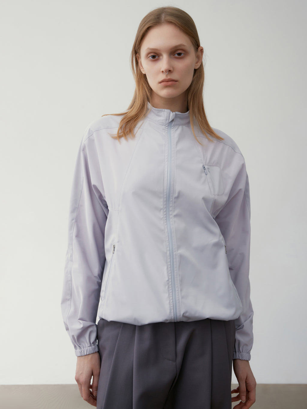 [low_classic] CONTRAST WIND JACKET
GREY