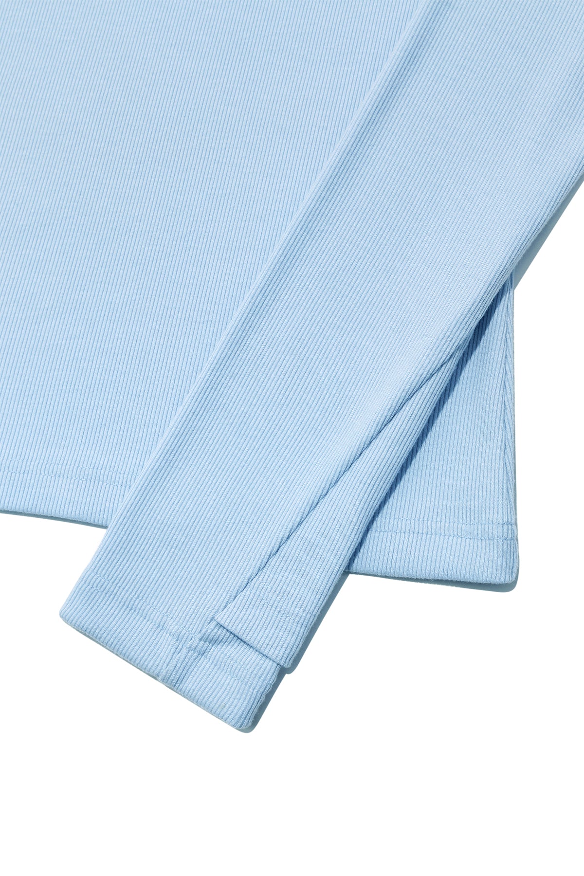 [matinkim] FINGER HOLE LOGO PRINTING TOP IN LIGHT BLUE