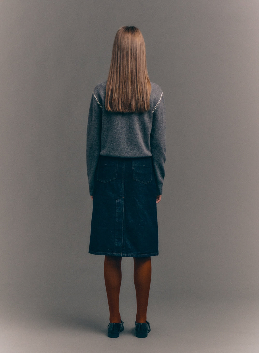 [satur] (W) Contrast Stitch Semi Crop Knit - Charcoal