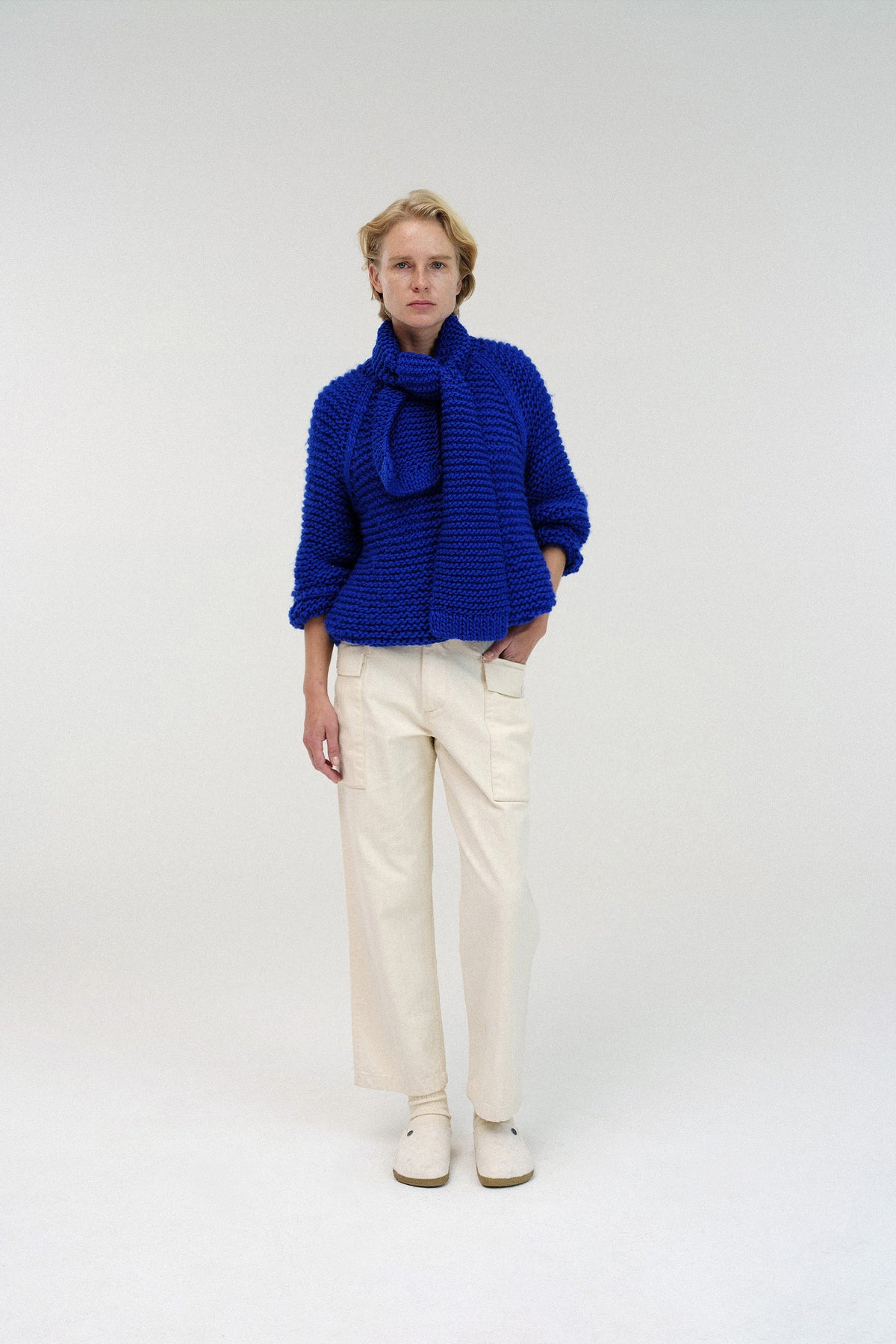 Nothing Written Handmade knitted muffler (Blue)