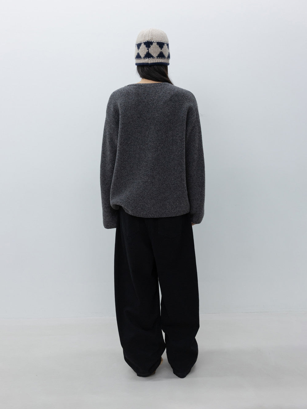 Low Classic Round Neck Wool Pullover Charcoal