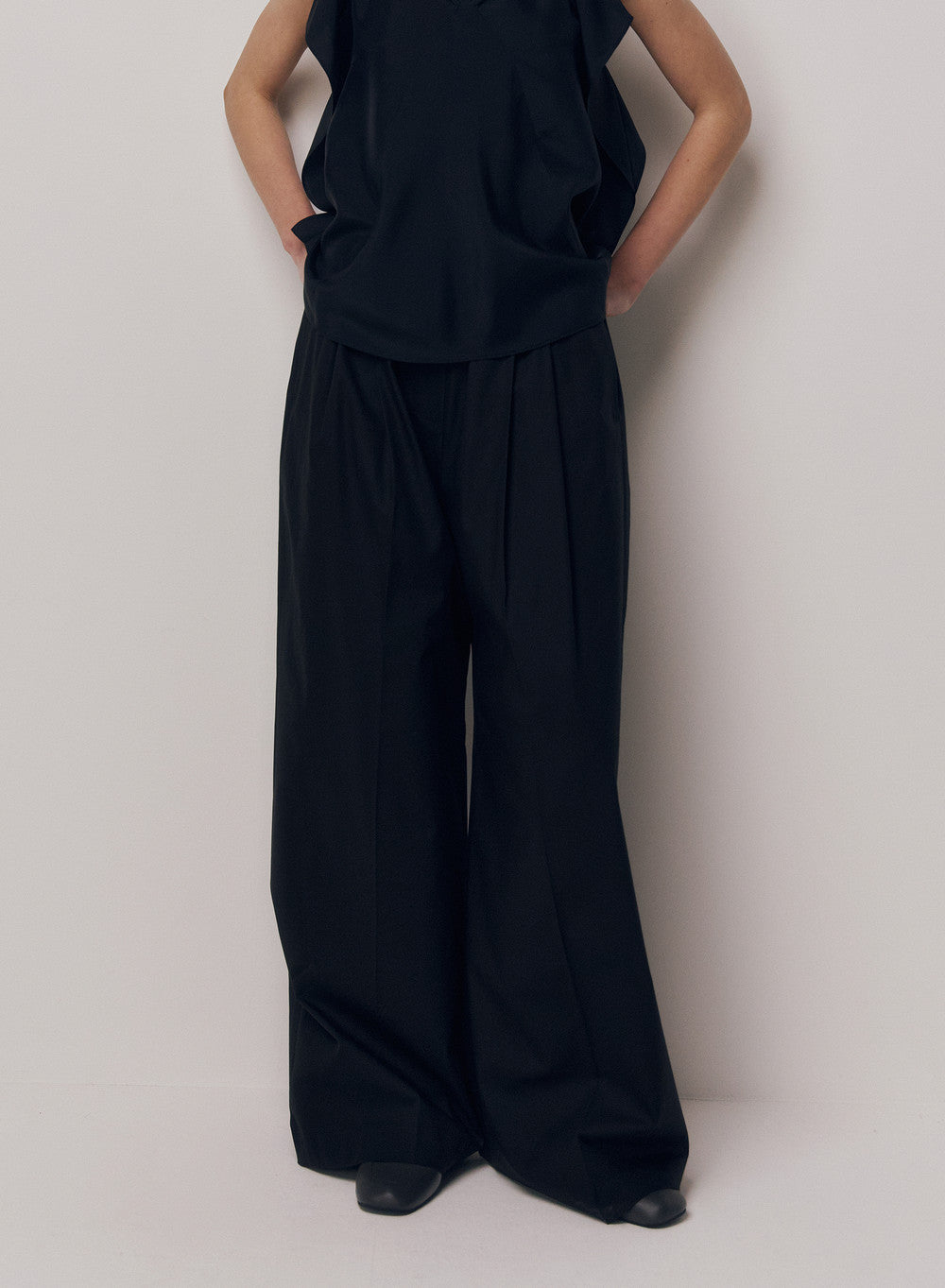 Kindersalmon Lumen Pants Black