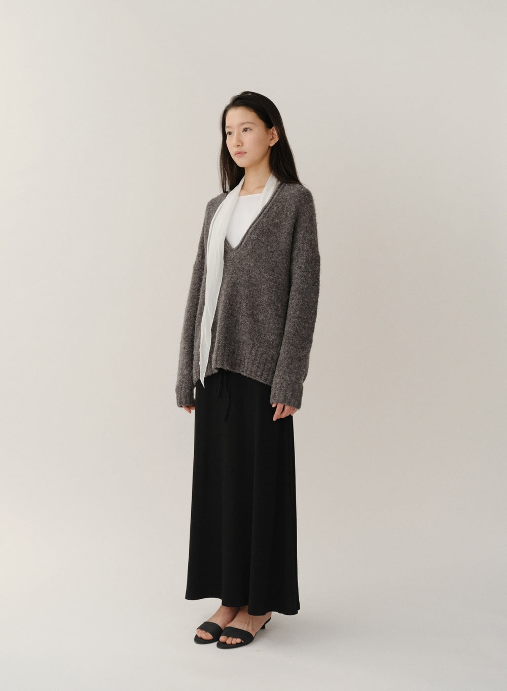 Kindersalmon Wool Boucle Knit Charcoal