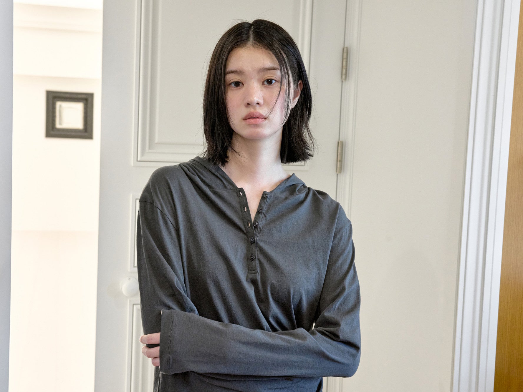 Low Classic Sheer Hooded Tee Charcoal