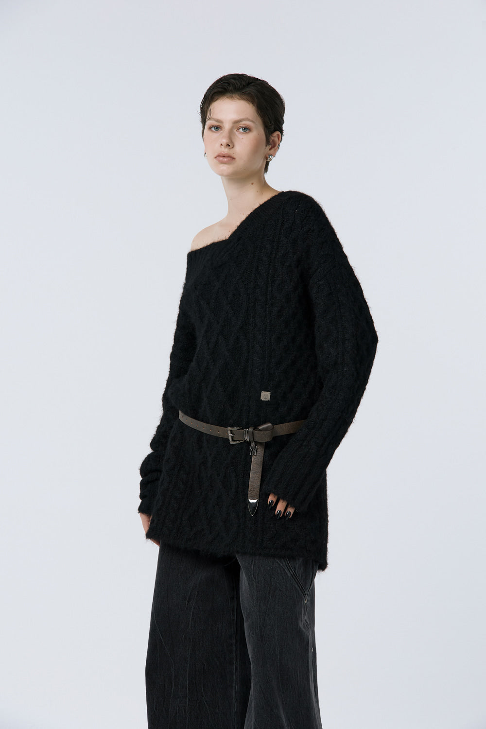 Treemingbird Oversized Off-Shoulder Knit Black
