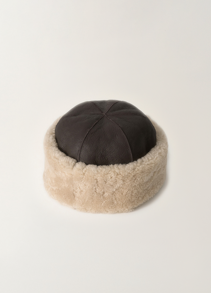 Nothing Written Brown shearling hat (Dark brown)