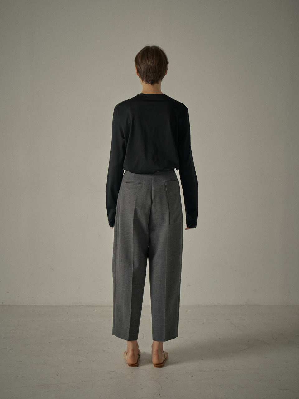 Facade Pattern Round Wool Pants charcoal