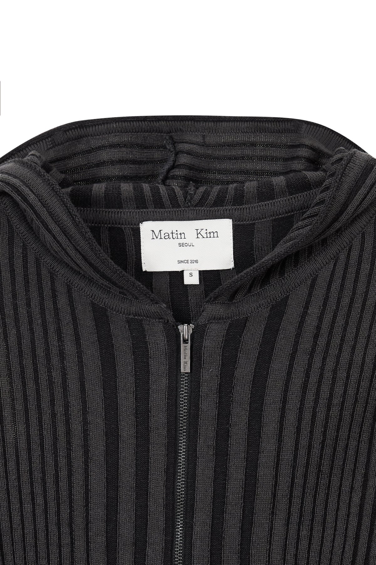 [matinkim] LOGO POINT DAMAGE SLIM HOODY CARDIGAN IN CHARCOAL