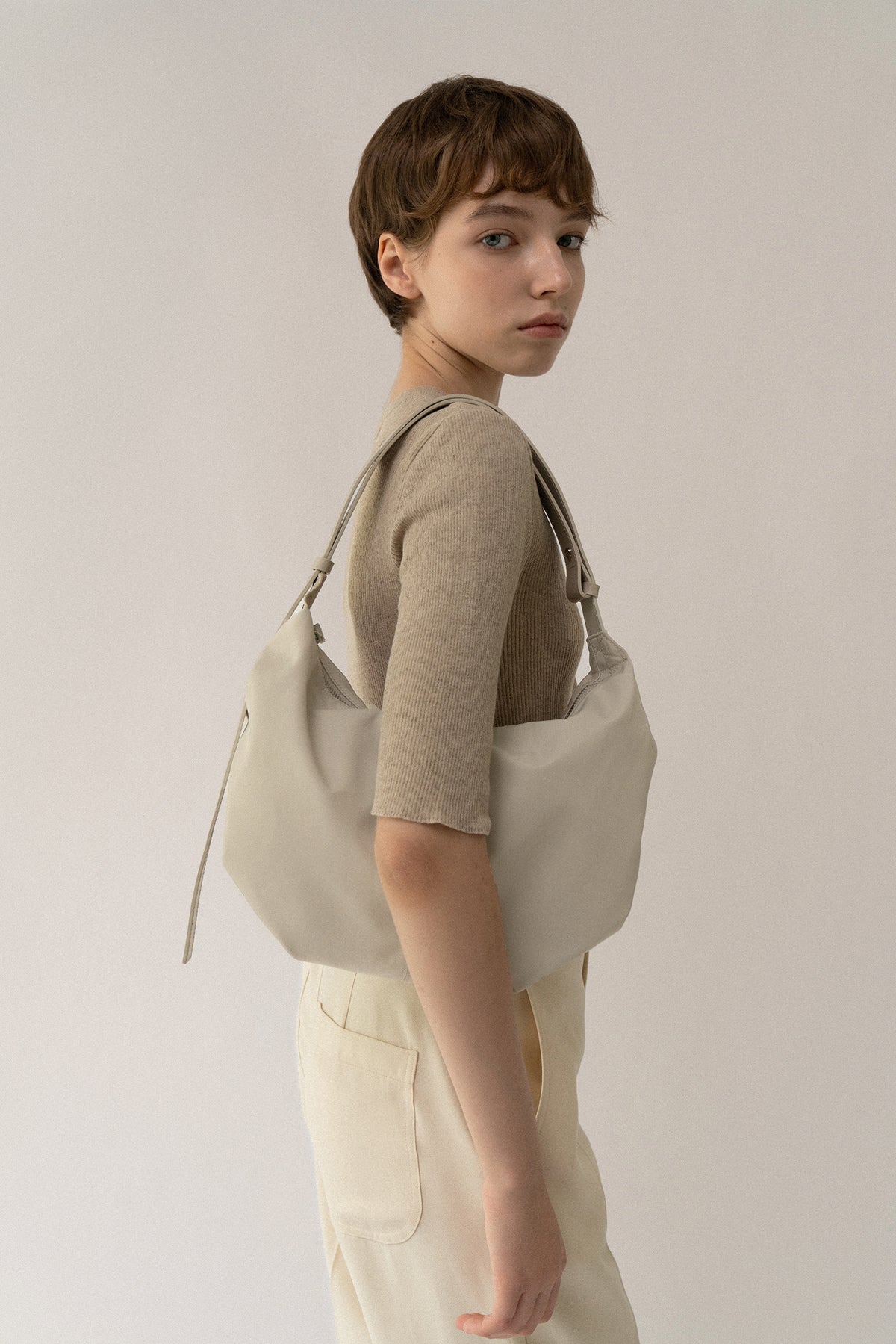 Nothing Written HT nylon shoulder bag (Salt)