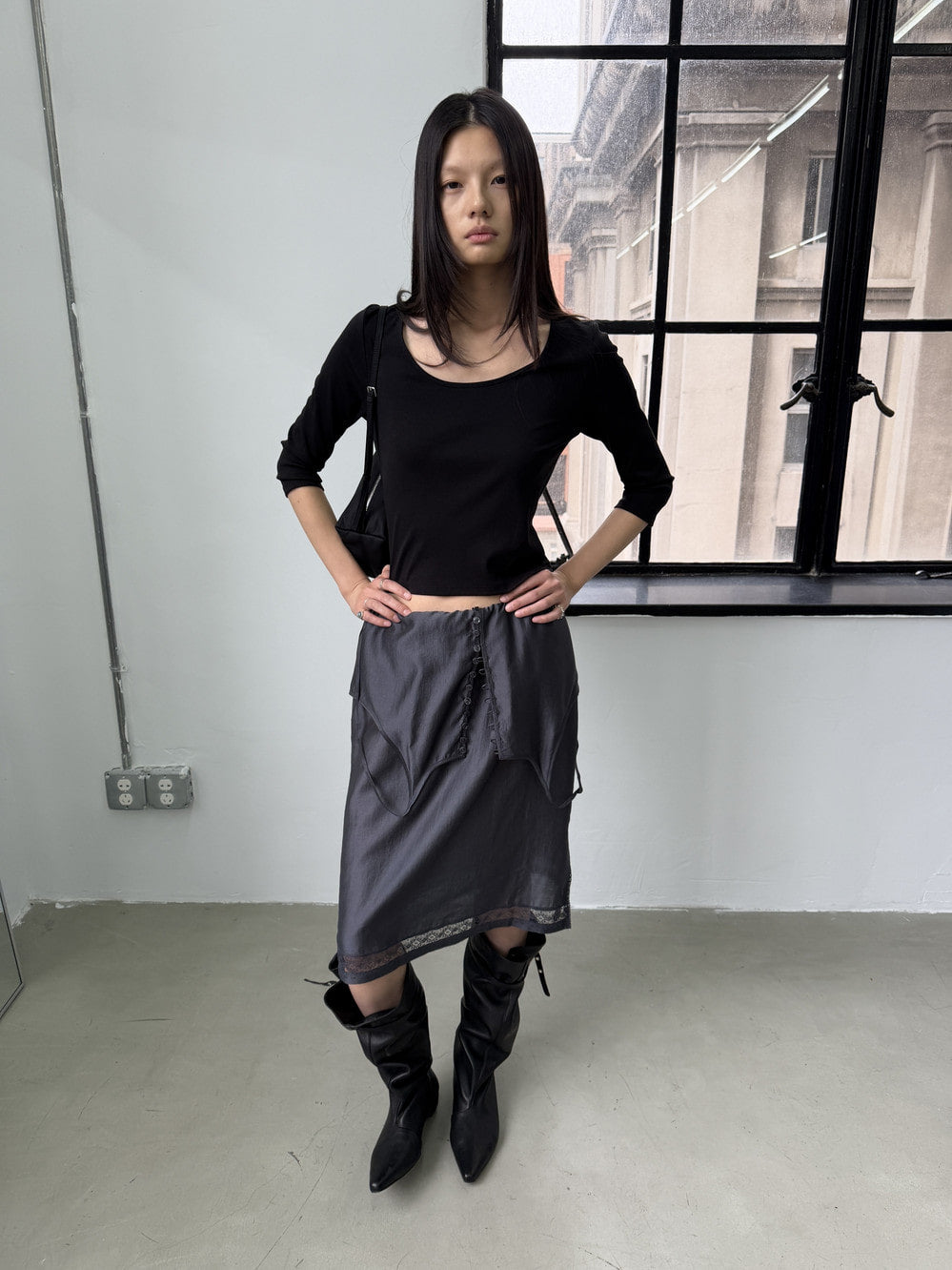 Low Classic See-Through Lace Skirt Charcoal