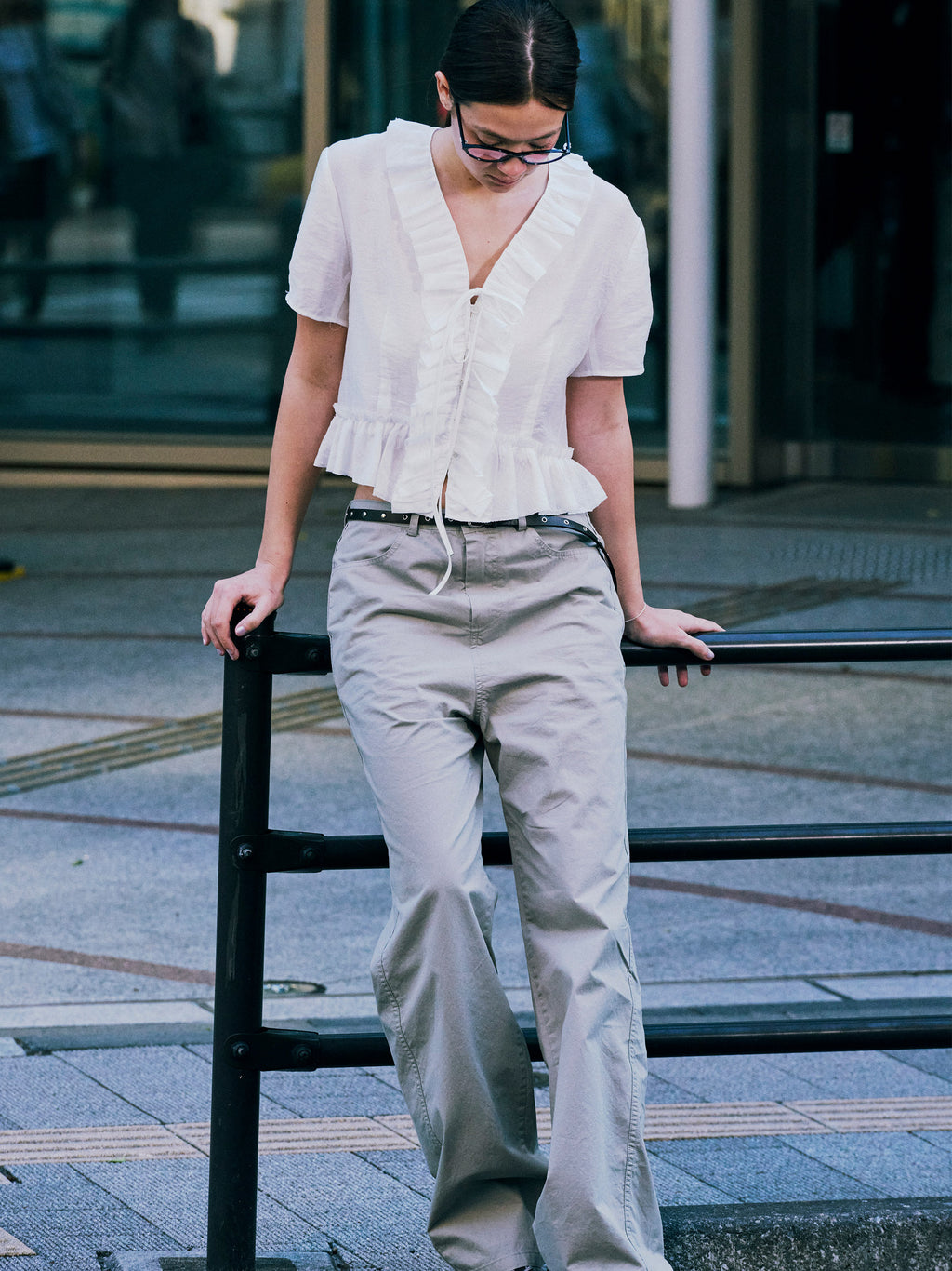 [Low Classic] Raw Edged Ruffle Short Blouse_Off White