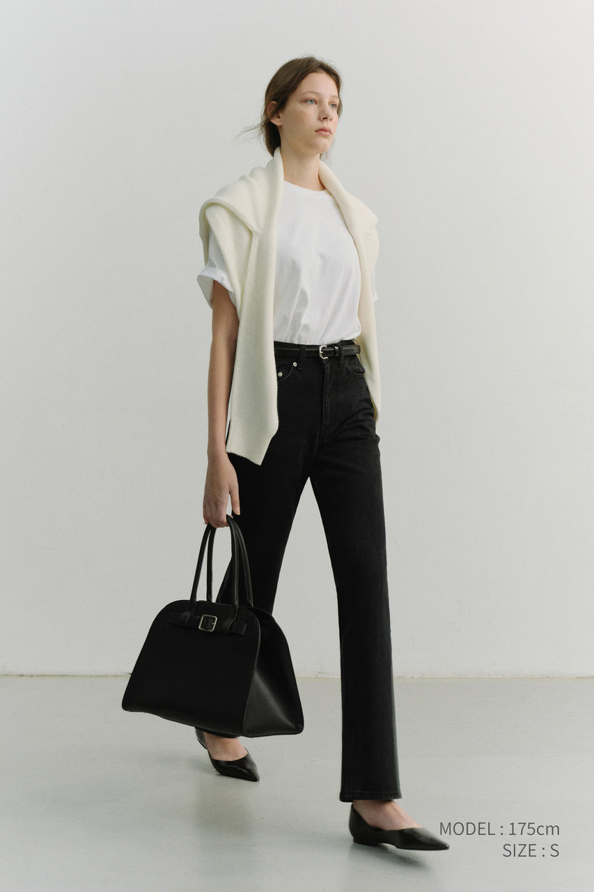 Dunst Essential Semi Boot-Cut Jeans Black