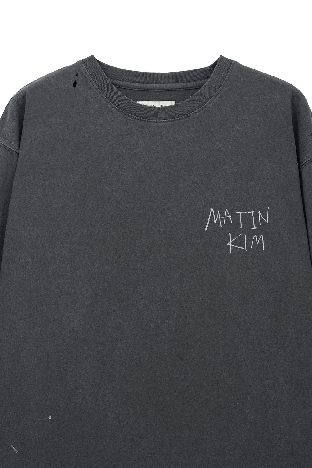 [matinkim] VINTAGE WASHED LOGO TOP IN CHARCOAL