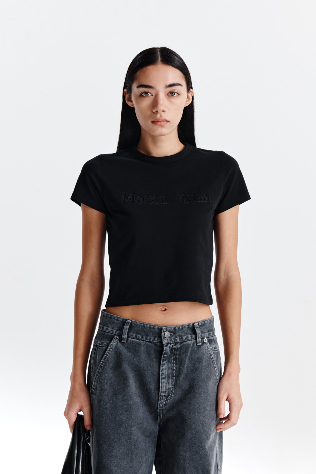 [matinkim] MATIN REVERSE PATCH LOGO CROP TOP IN BLACK