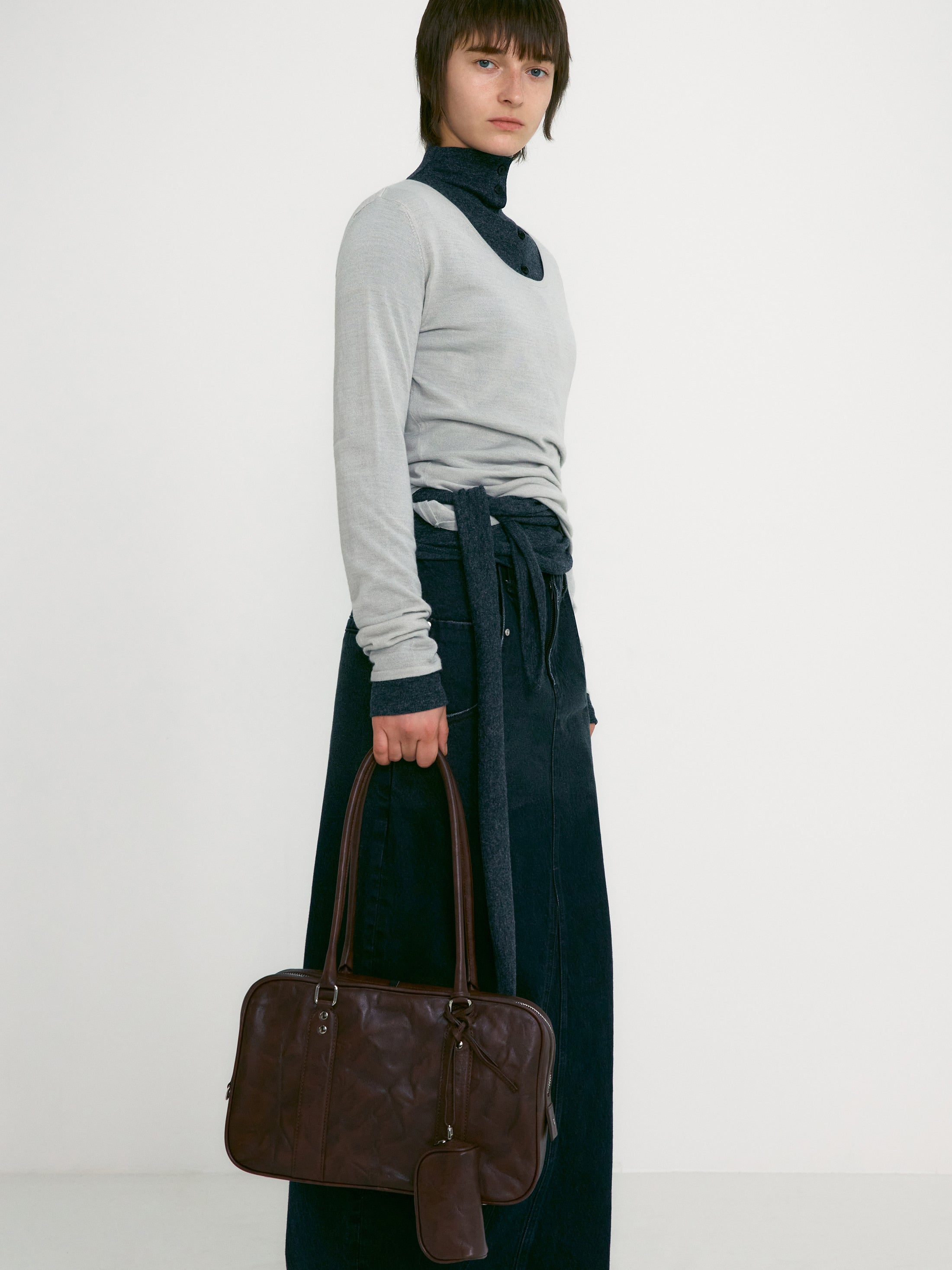 [low_classic] Button Up Wrap T-Shirt
Melange Grey