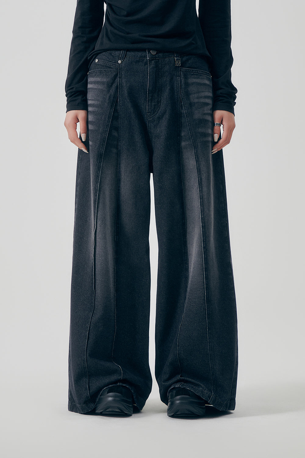 Treemingbird Structured Pin-Tuck Denim Pants Black