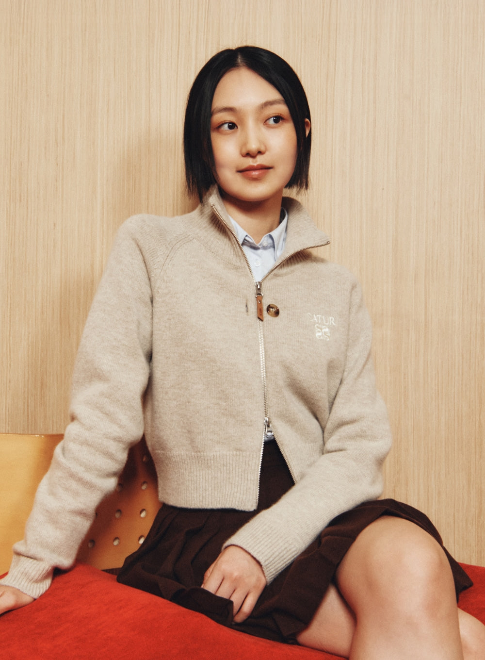 [satur] (W) Signature Logo Knit Zip-up - Beige