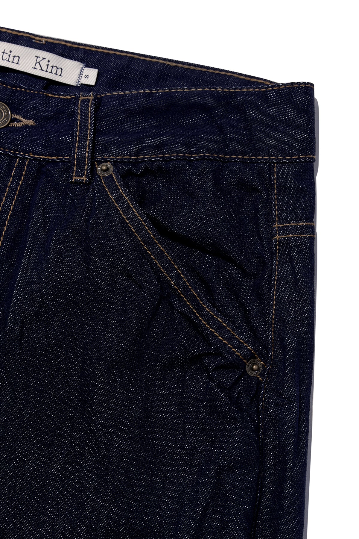 [matinkim] STITCH POINT CRINKLE DENIM PANTS IN DARK NAVY