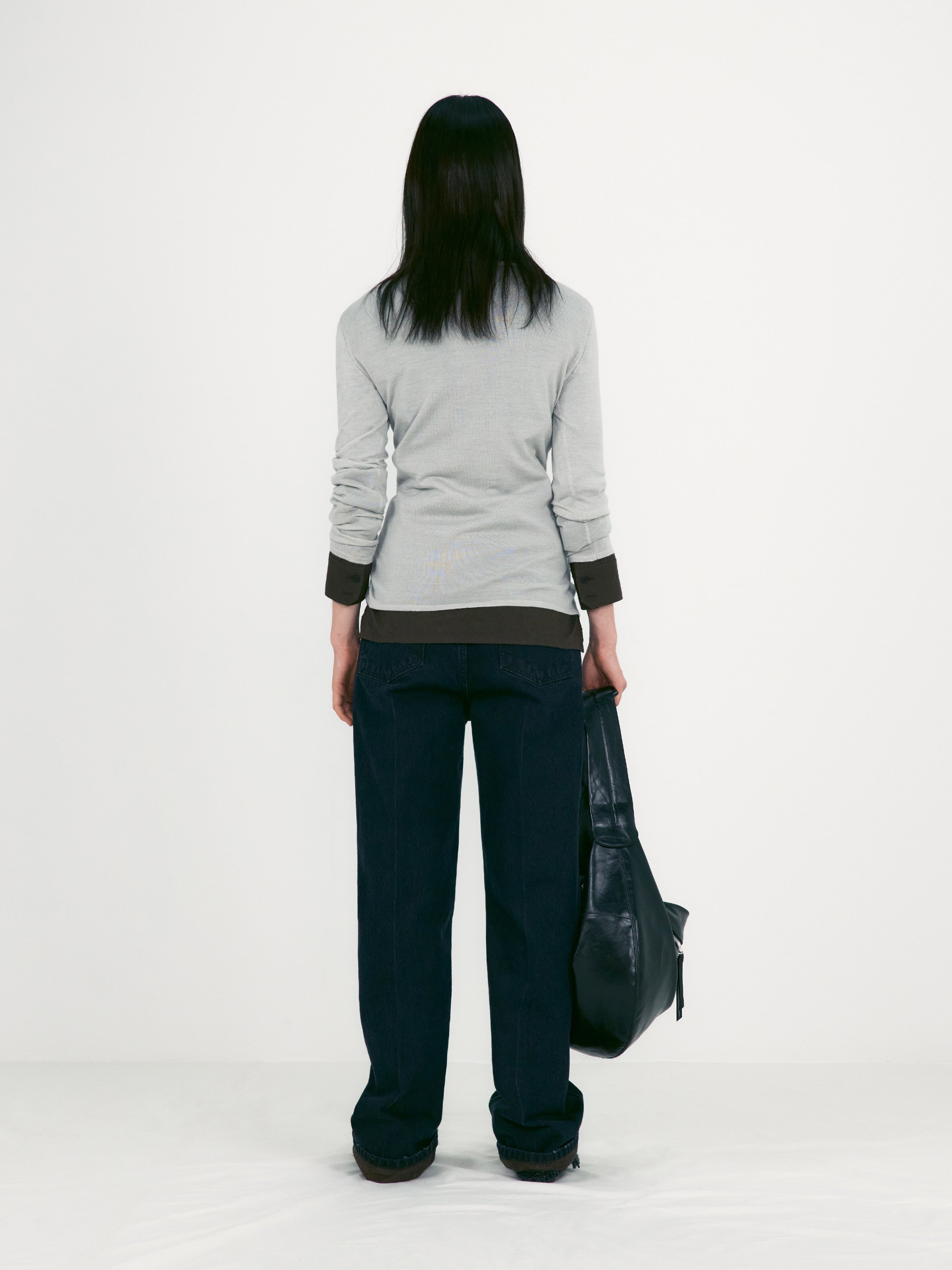 [low_classic] U Neck Knitted Top
Light Grey