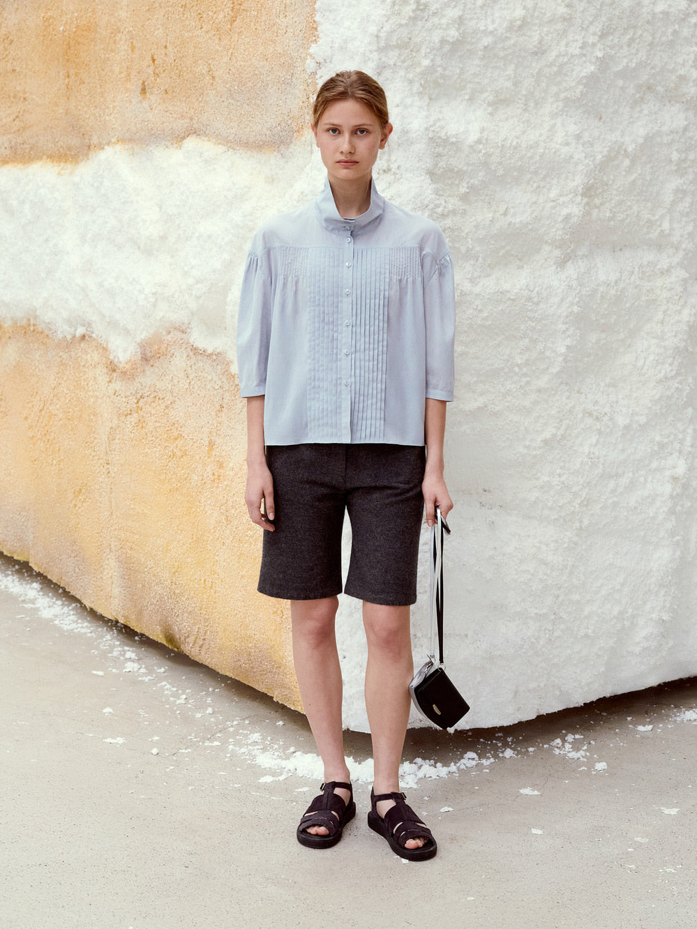 [low_classic] Flared Bermuda Pants
Melange Grey