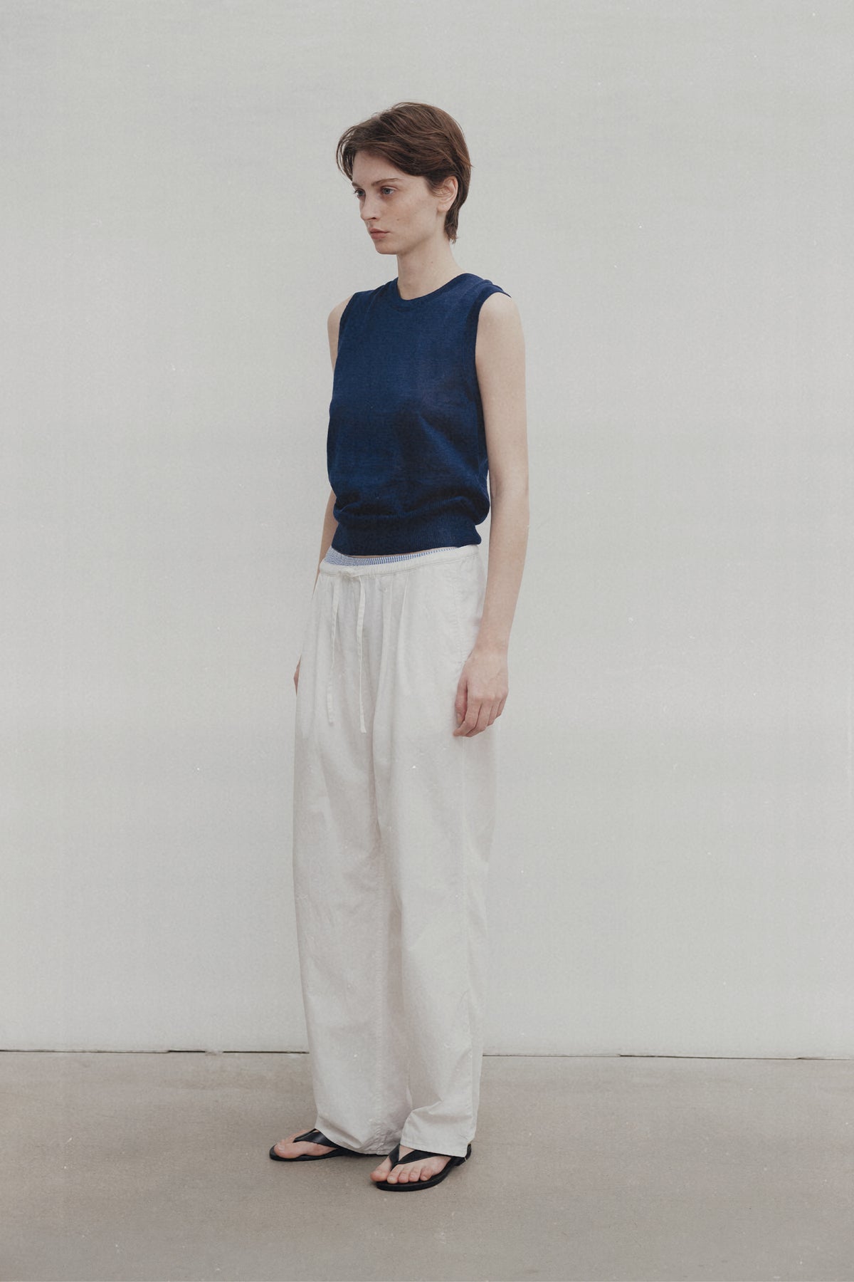 Nothing Written Rola linen sleeveless (Navy)