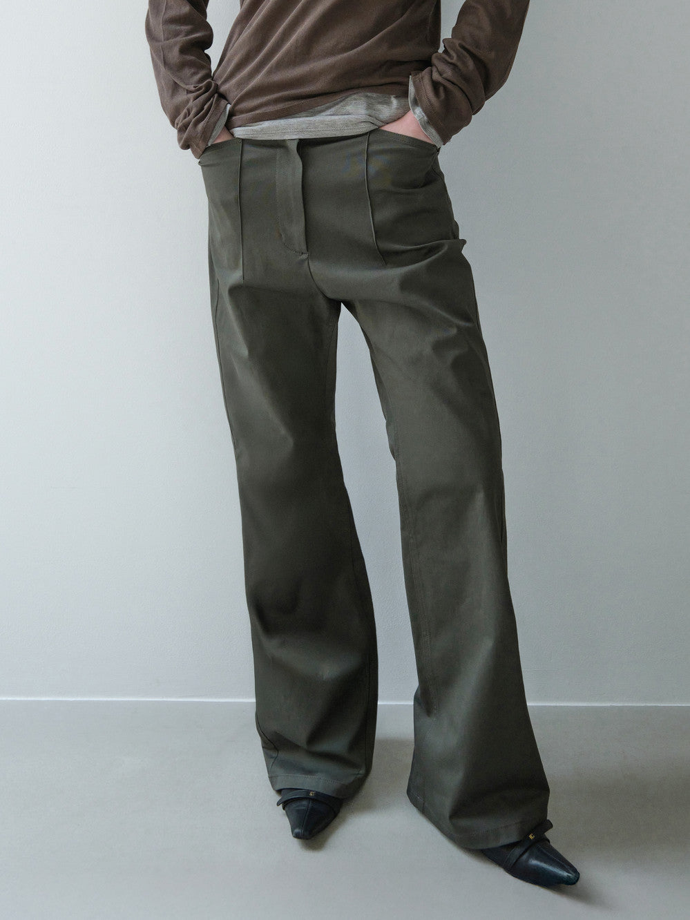 Low Classic Cotton Pin Tuck Bootcut Pants Khaki Brown