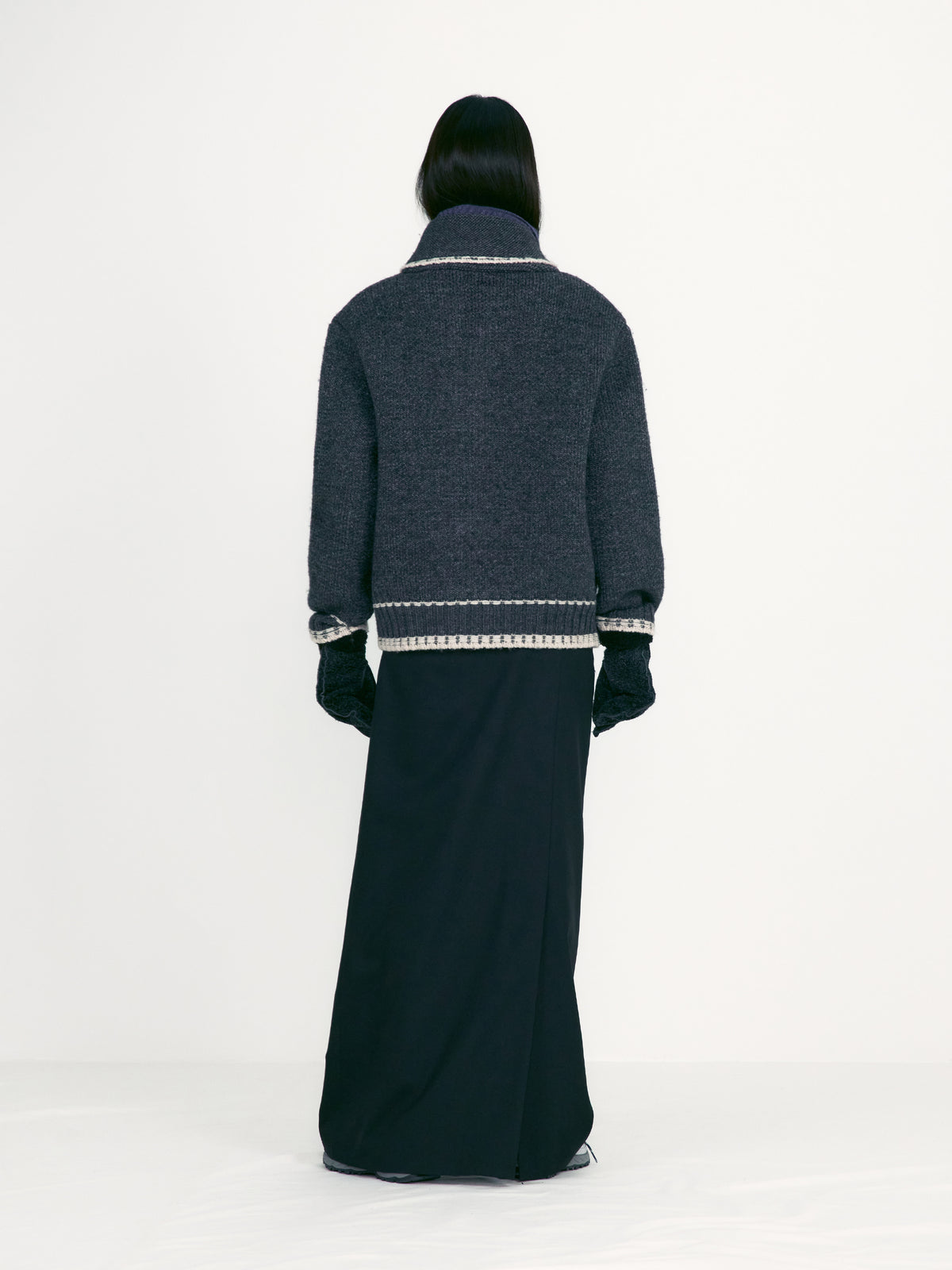 Low Classic Cowichan Wool Knit Cardigan Charcoal