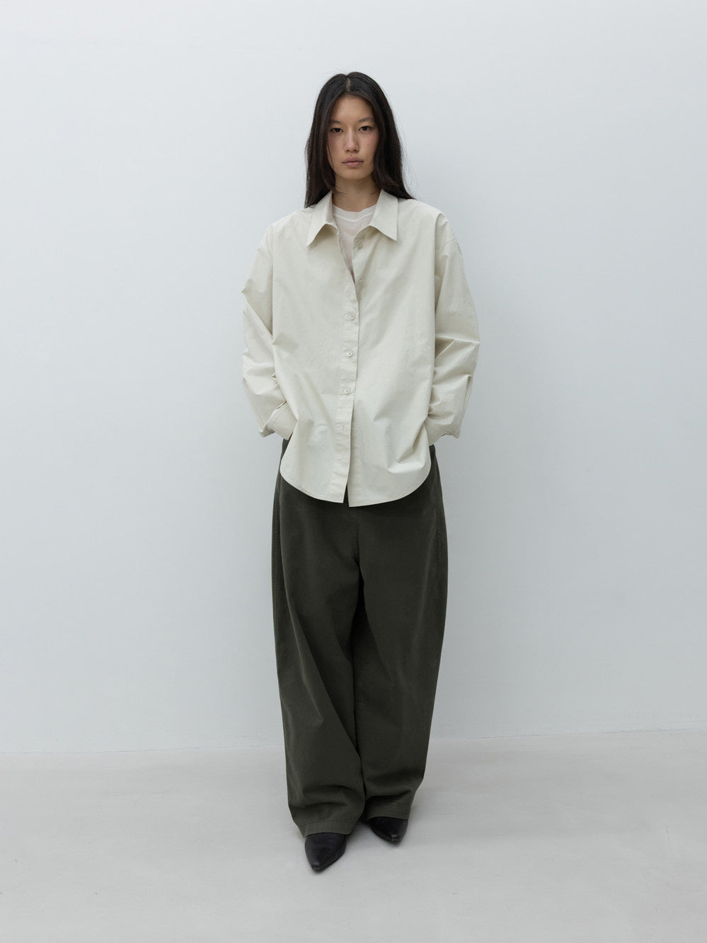 Low Classic Wide-Fit Curved Cotton Pants Khaki