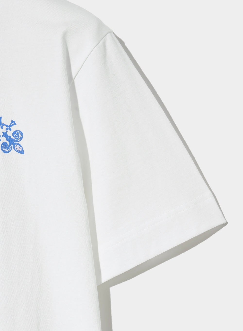 [satur] (W) Classy Nostalgia Vintage Graphic T-Shirt - Clean White