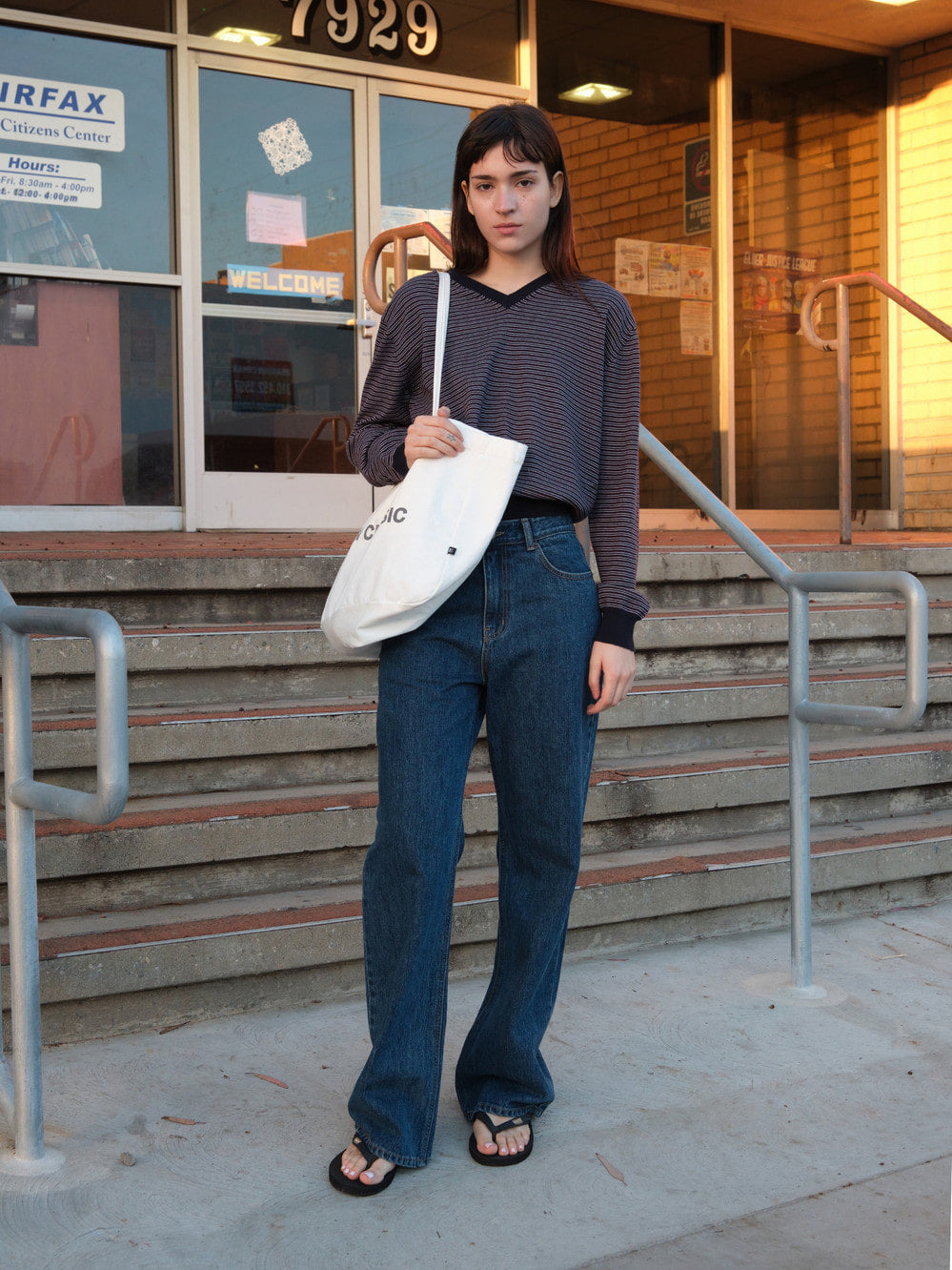[Low Classic] Striped V-Neck Sweater_Navy