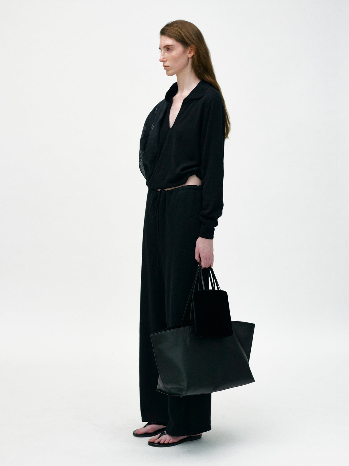 Nothing Written Vernis tote bag (Black velvet)